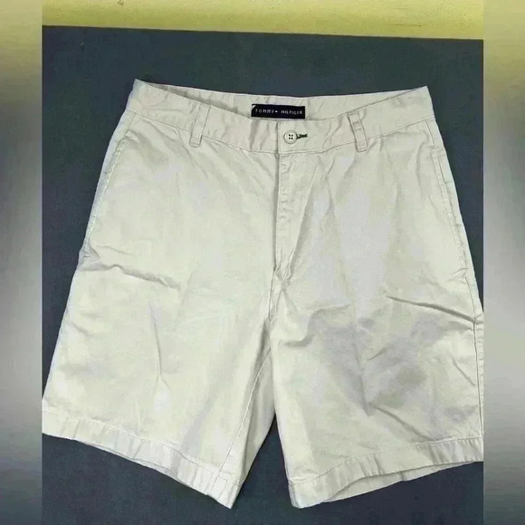 Tommy Hilfiger Khaki Flat Front Shorts Men’s 29 100% cotton golf Casual 0465 - Picture 1 of 8